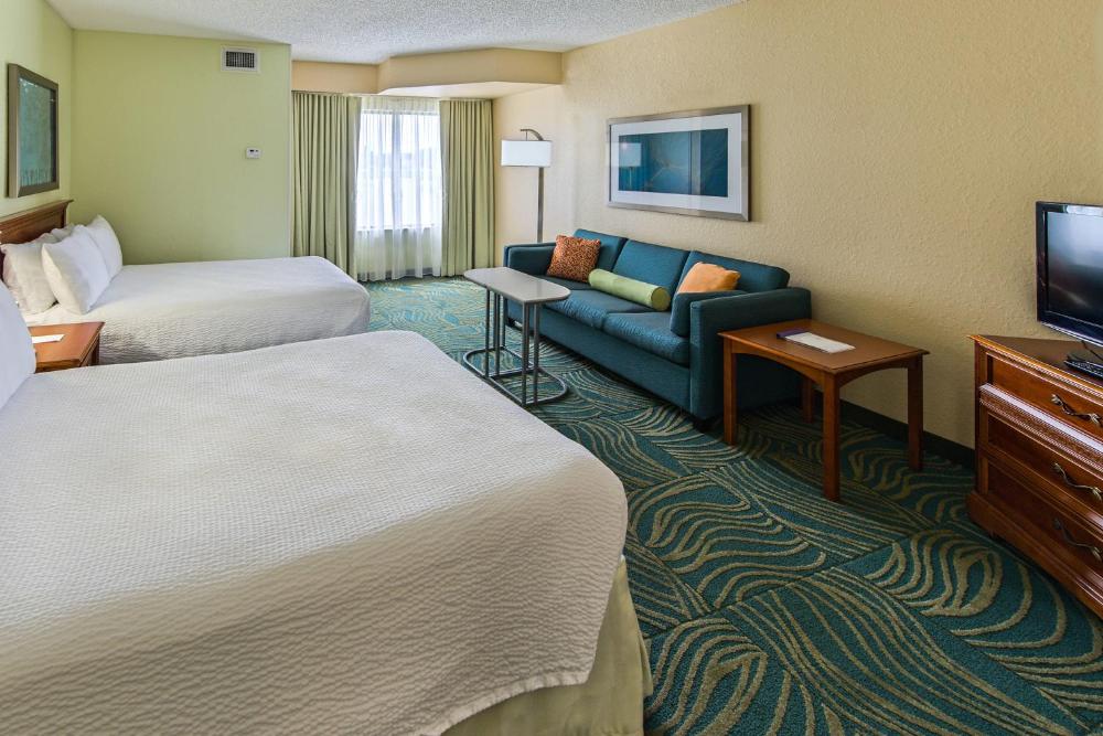 Queen Suite with Sofa Bed interior